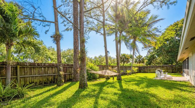 1064 Raintree Lane, Wellington, FL 33414