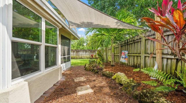 1064 Raintree Lane, Wellington, FL 33414