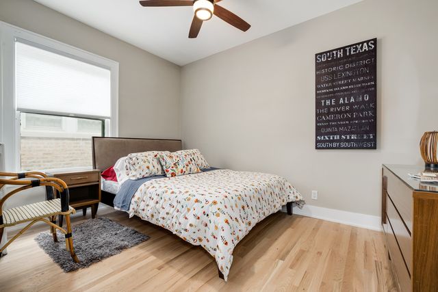 6739 N Rockwell Street, Chicago, IL 60645