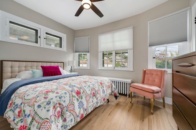 6739 N Rockwell Street, Chicago, IL 60645