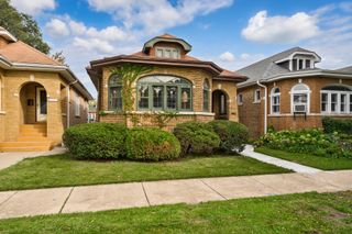 6739 N Rockwell Street, Chicago, IL 60645