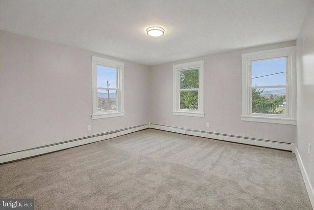 46 LAUDERMILCH RD, Halifax, PA 17032