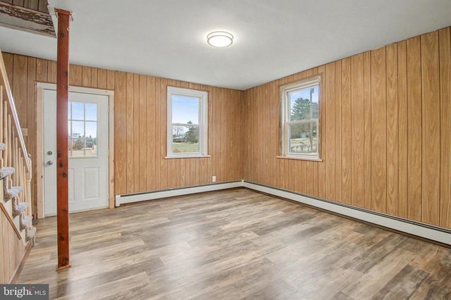 46 LAUDERMILCH RD, Halifax, PA 17032