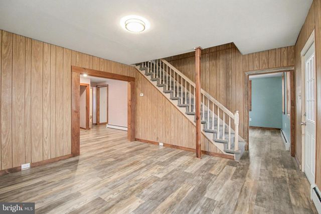 46 LAUDERMILCH RD, Halifax, PA 17032