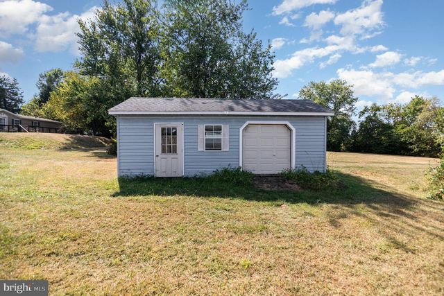 46 LAUDERMILCH RD, Halifax, PA 17032