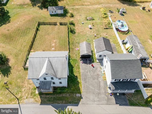 46 LAUDERMILCH RD, Halifax, PA 17032