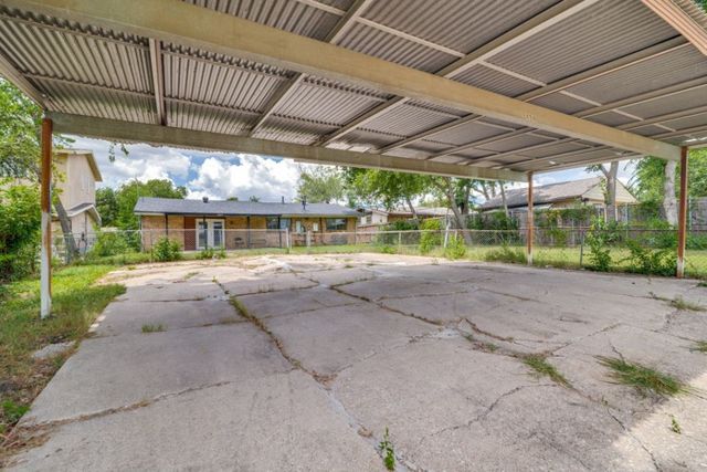 2426 Whit Drive, Mesquite, TX 75150