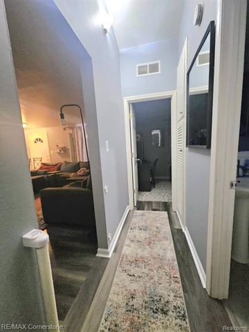 5367 Vivian Street, Dearborn Heights, MI 48125