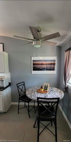 5367 Vivian Street, Dearborn Heights, MI 48125