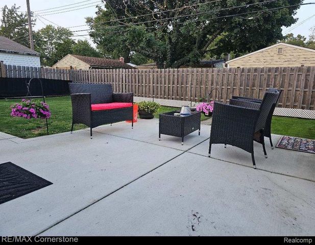 5367 Vivian Street, Dearborn Heights, MI 48125