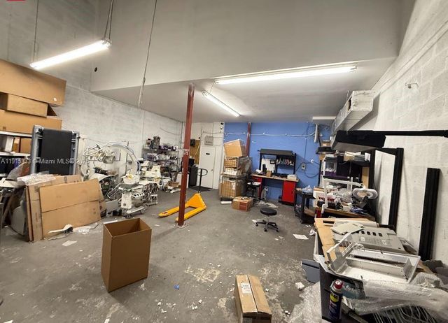 8000 NW 31st St 19, Doral, FL 33122