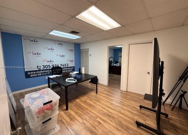 8000 NW 31st St 19, Doral, FL 33122