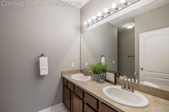 5710 Pinecroft Court, Independence Charter Township, MI 48346