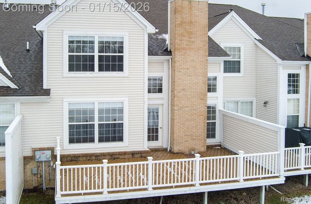 5710 Pinecroft Court, Independence Charter Township, MI 48346