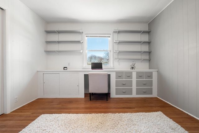 814 N Calumet Road, Chesterton, IN 46304