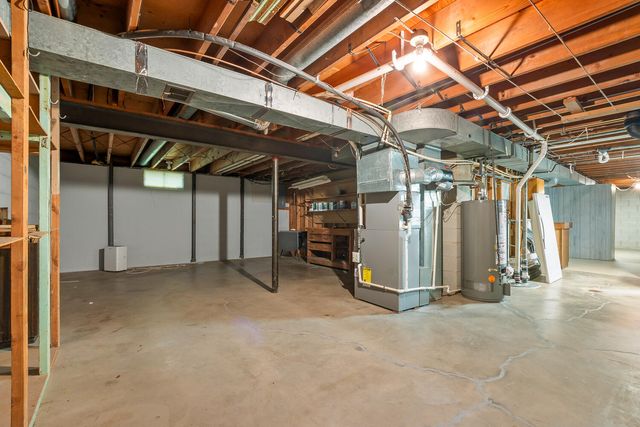 814 N Calumet Road, Chesterton, IN 46304