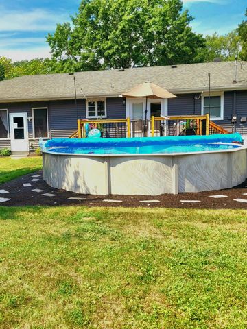 814 N Calumet Road, Chesterton, IN 46304