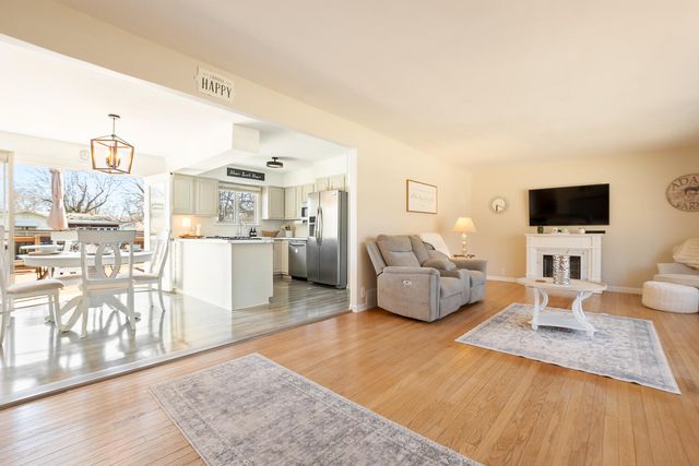 814 N Calumet Road, Chesterton, IN 46304