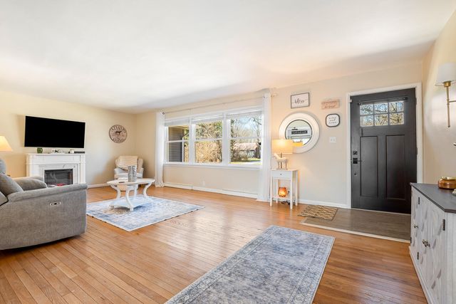 814 N Calumet Road, Chesterton, IN 46304