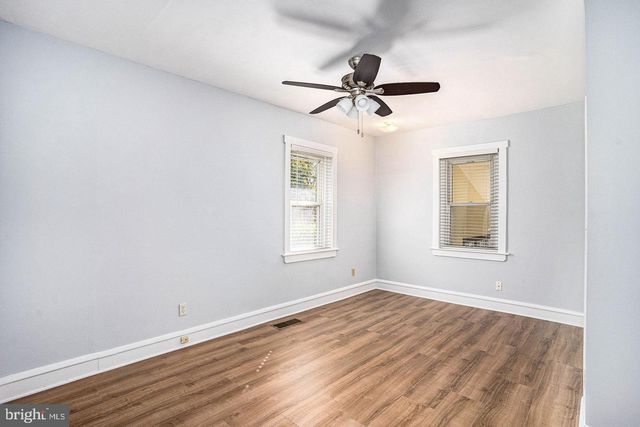 216 S 6TH ST, North Wales, PA 19454