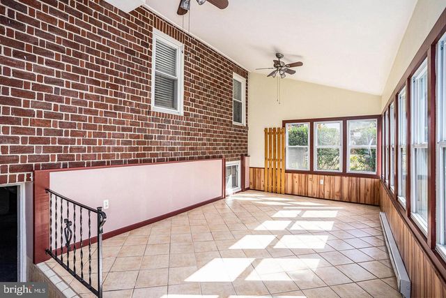216 S 6TH ST, North Wales, PA 19454