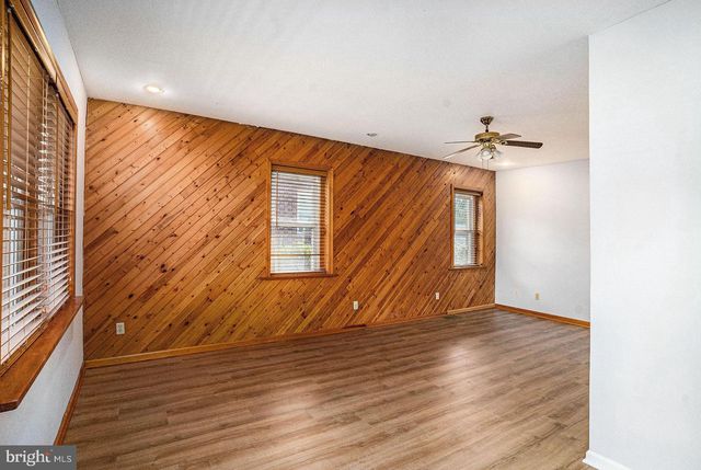 216 S 6TH ST, North Wales, PA 19454