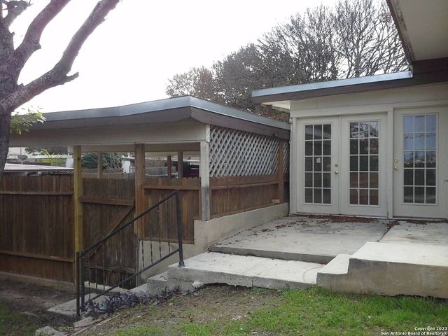 4002 Glenrock Dr, San Antonio, TX 78240