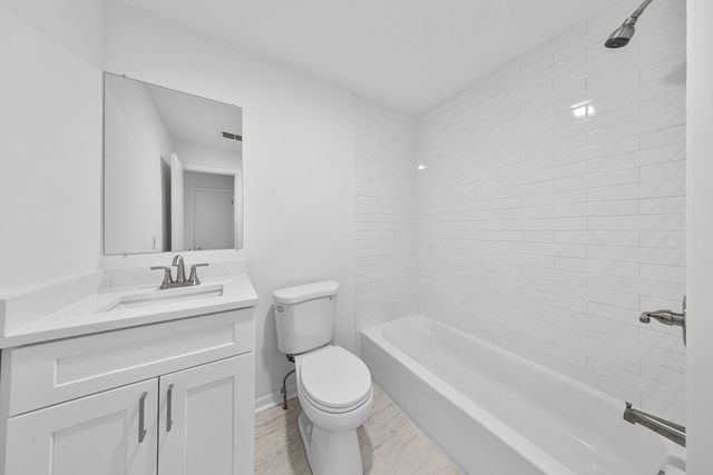 3037 N southport Avenue 2R, Chicago, IL 60657