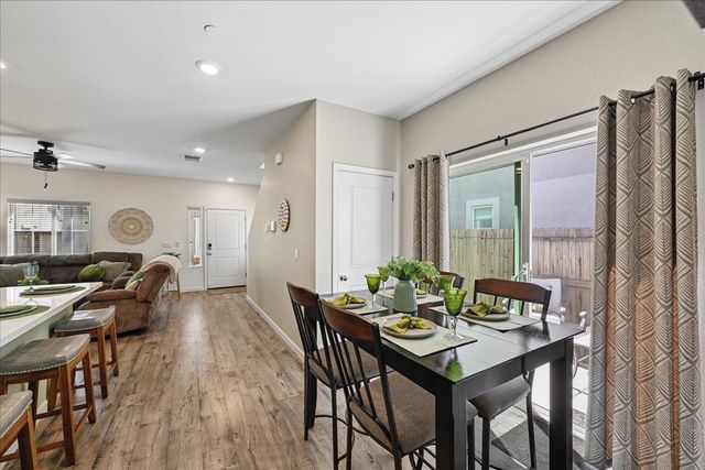 5409 Cumberland Dr, Roseville, CA 95747