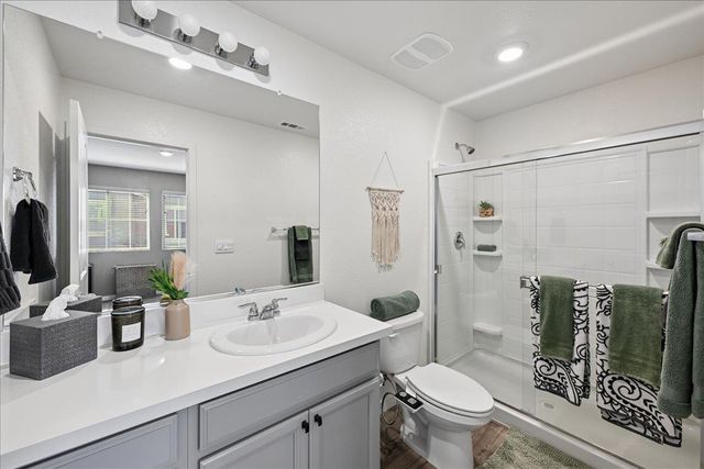 5409 Cumberland Dr, Roseville, CA 95747