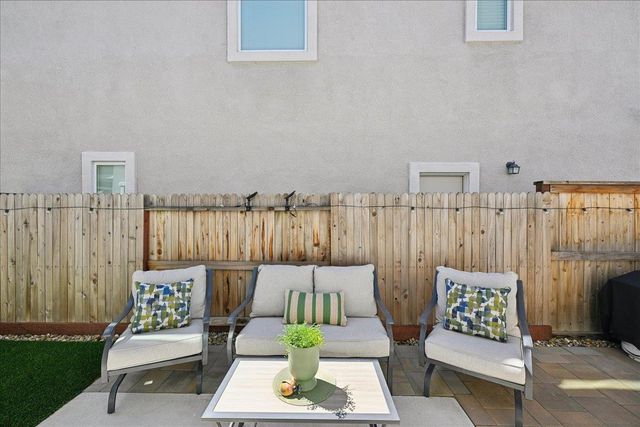 5409 Cumberland Dr, Roseville, CA 95747