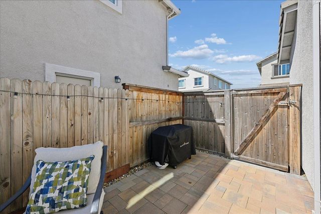 5409 Cumberland Dr, Roseville, CA 95747