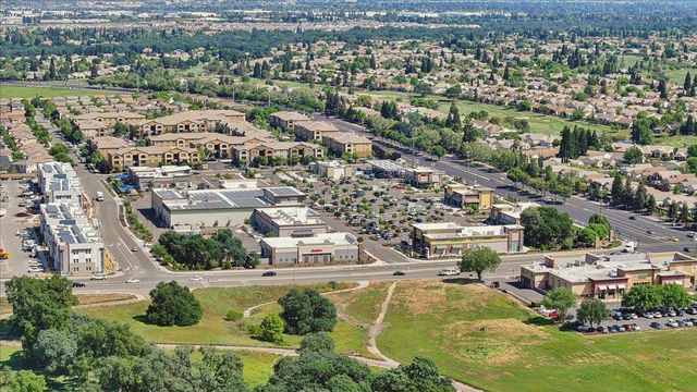 5409 Cumberland Dr, Roseville, CA 95747