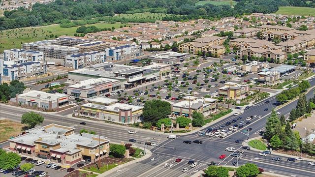 5409 Cumberland Dr, Roseville, CA 95747