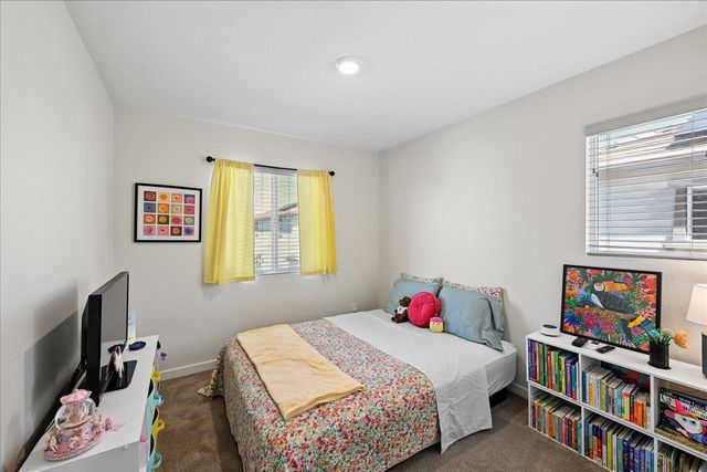 5409 Cumberland Dr, Roseville, CA 95747