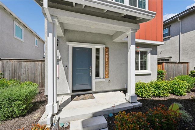 5409 Cumberland Dr, Roseville, CA 95747