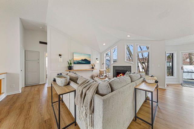 1055 W County Road D, Shoreview, MN 55126