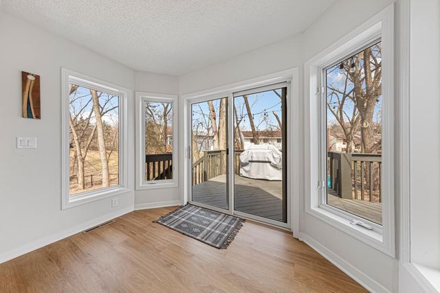 1055 W County Road D, Shoreview, MN 55126