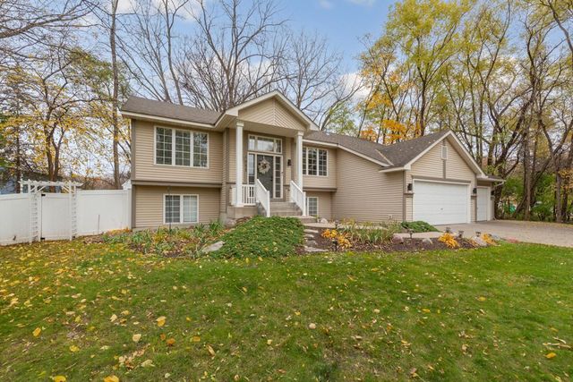 1055 W County Road D, Shoreview, MN 55126