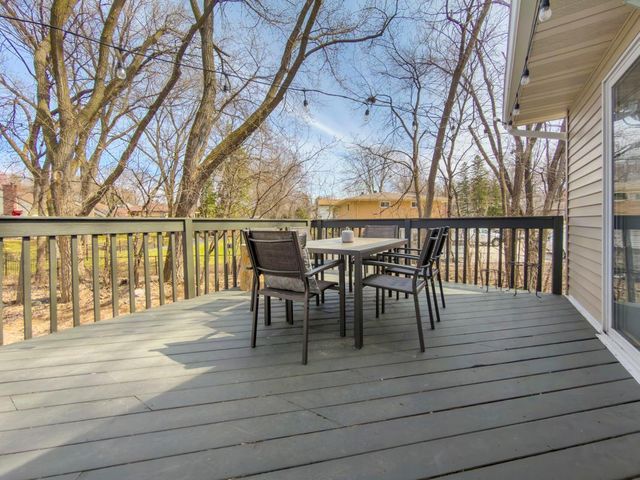 1055 W County Road D, Shoreview, MN 55126