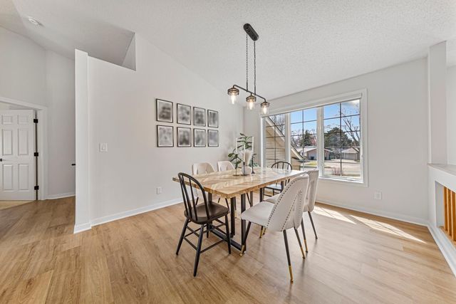 1055 W County Road D, Shoreview, MN 55126