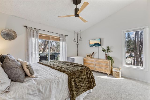 1055 W County Road D, Shoreview, MN 55126