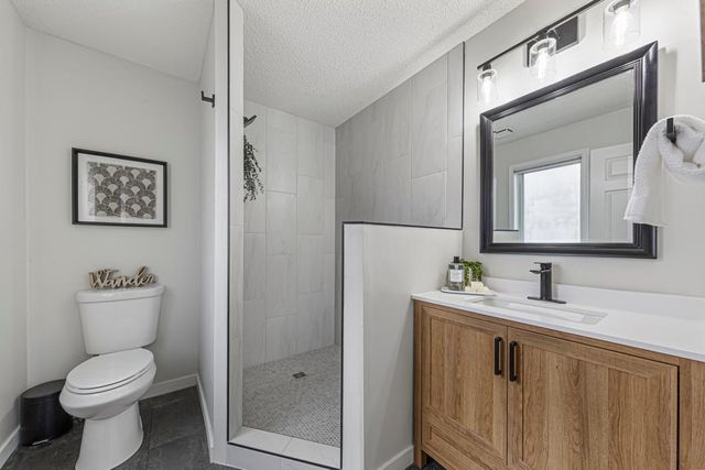 1055 W County Road D, Shoreview, MN 55126