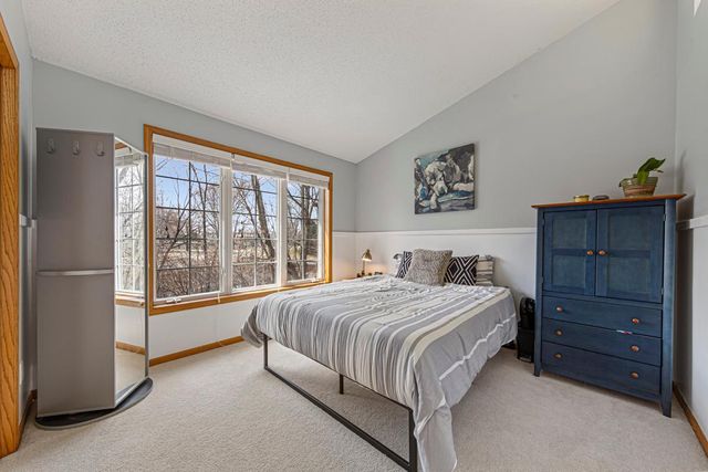 1055 W County Road D, Shoreview, MN 55126