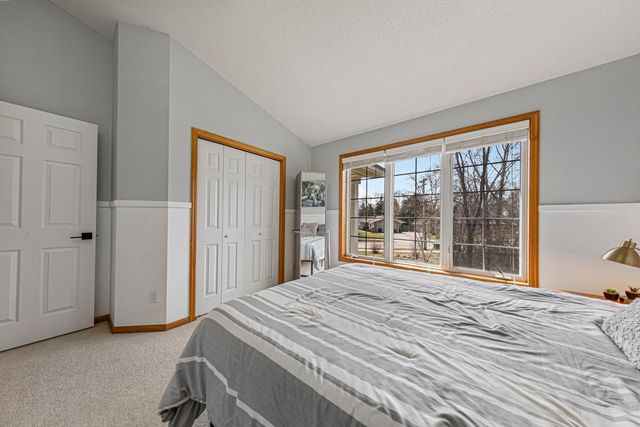 1055 W County Road D, Shoreview, MN 55126