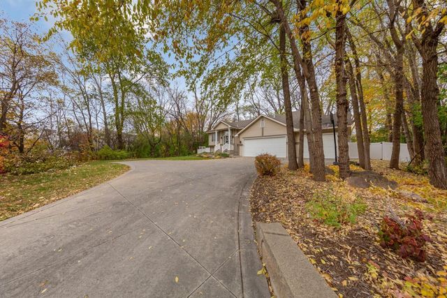 1055 W County Road D, Shoreview, MN 55126