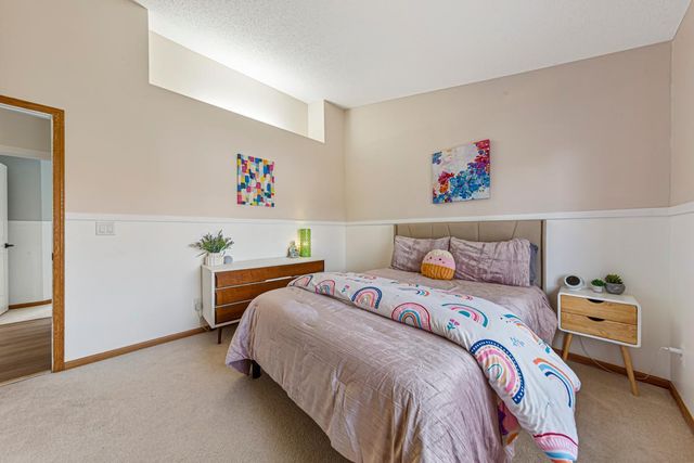 1055 W County Road D, Shoreview, MN 55126