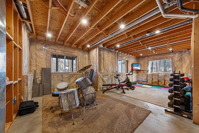 1055 W County Road D, Shoreview, MN 55126