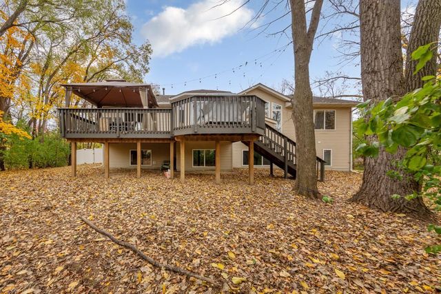 1055 W County Road D, Shoreview, MN 55126