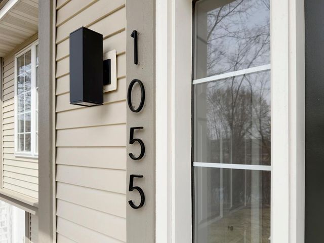 1055 W County Road D, Shoreview, MN 55126